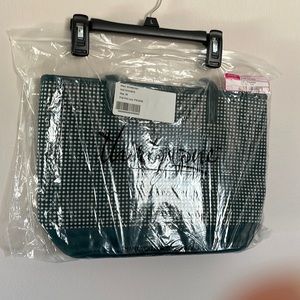 BRAND NEW Thirty One purse! Never used.